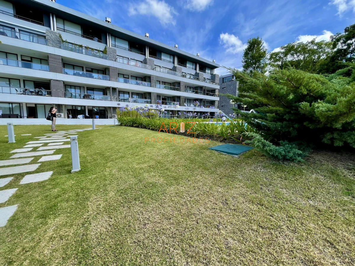 Apartamento ID.2195 - Venta apartamento en Punta Este, 2 dormitorios, 2 baños, parrillero propio