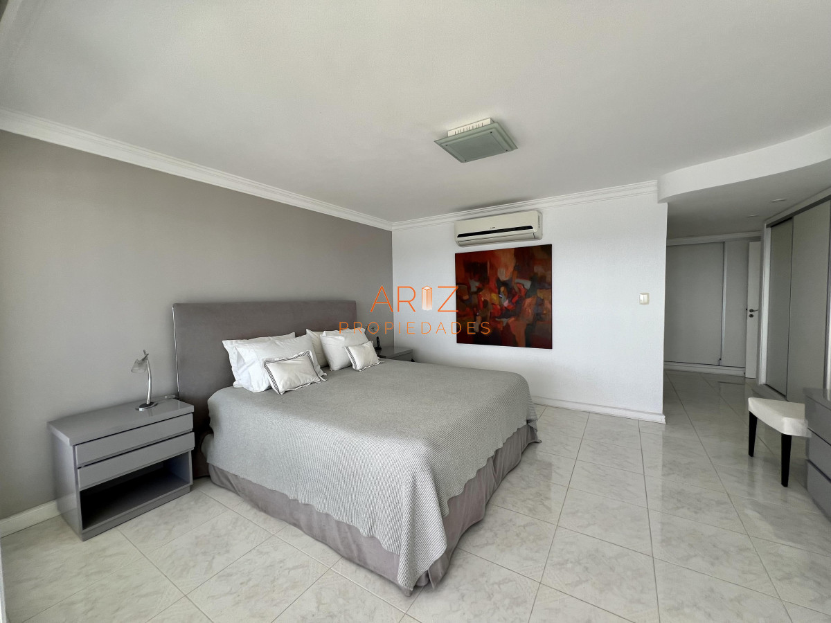 Apartamento ID.2105 - Venta apartamento en playa mansa, 4 dormitorios, penthouse IMPERDIBLE