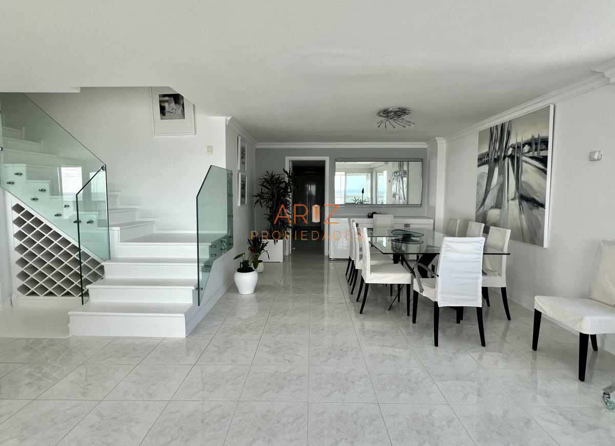 Apartamento ID.2105 - Venta apartamento en playa mansa, 4 dormitorios, penthouse IMPERDIBLE