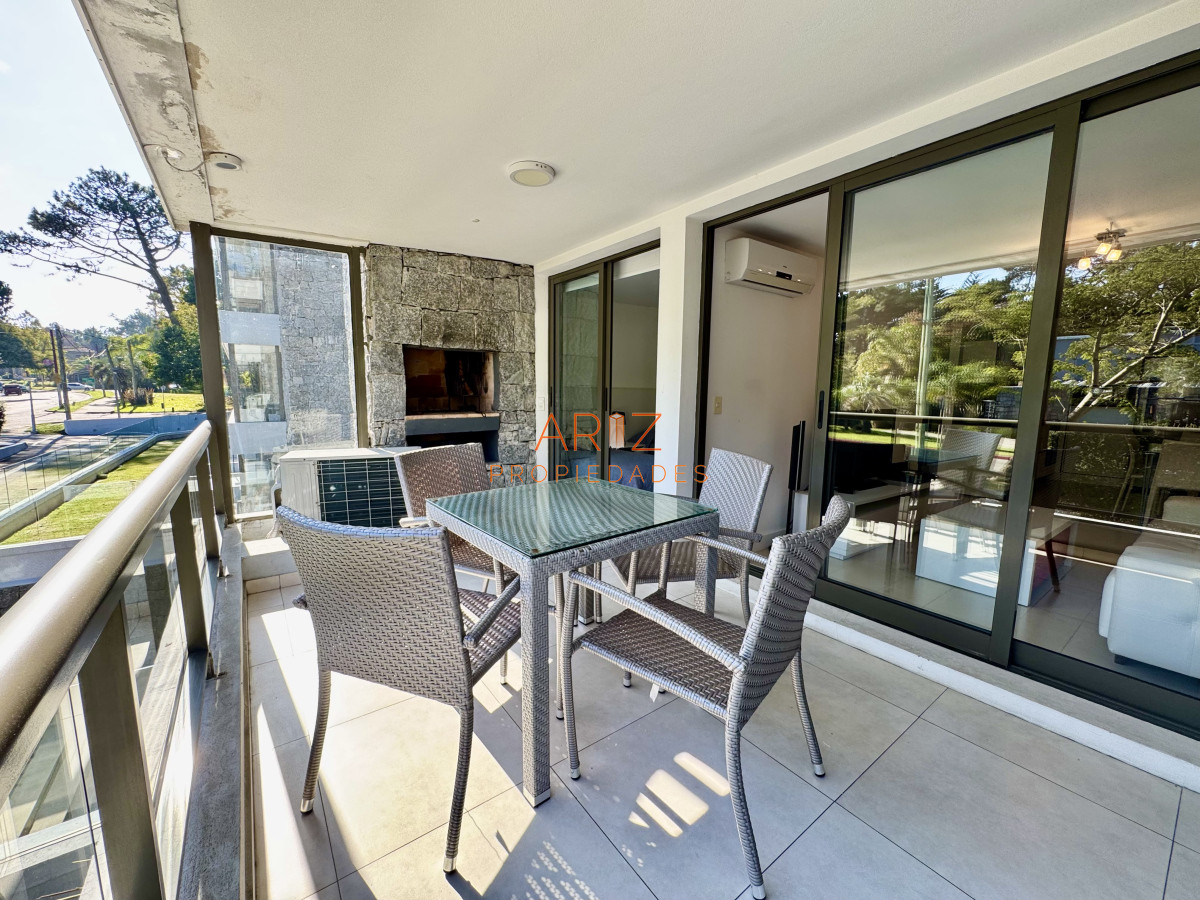 Apartamento ID.2195 - Venta apartamento en Punta Este, 2 dormitorios, 2 baños, parrillero propio