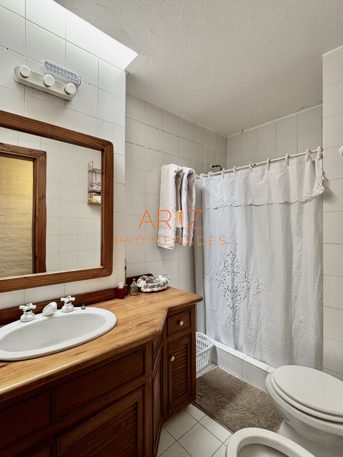 Casa ID.2441 - VENTA casa en solanas, 5 dormitorios, piscina, gran parque arbolado