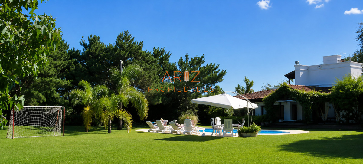 Casa ID.2441 - VENTA casa en solanas, 5 dormitorios, piscina, gran parque arbolado