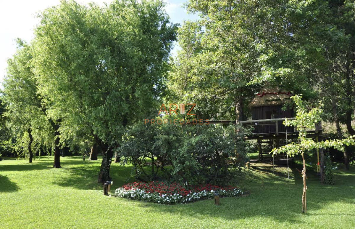 Casa ID.2441 - VENTA casa en solanas, 5 dormitorios, piscina, gran parque arbolado