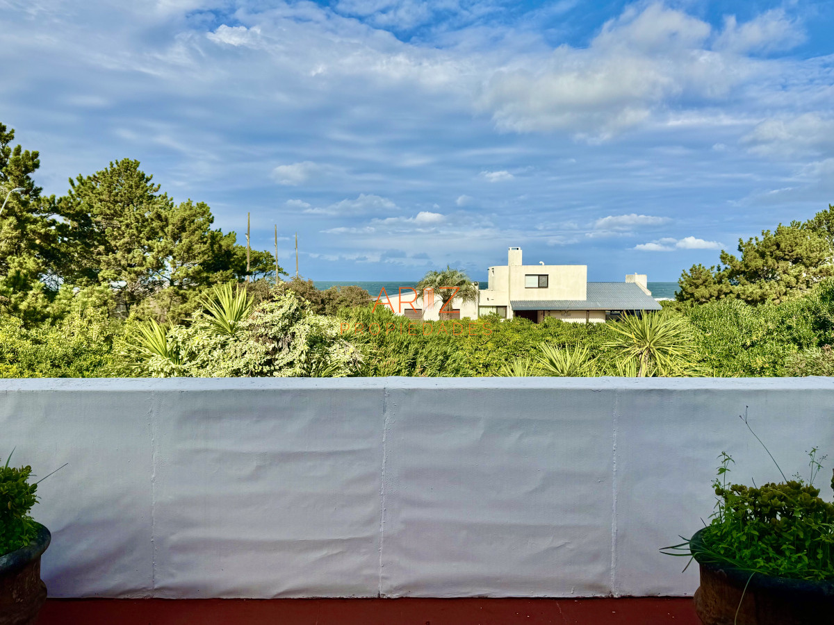 Casa ID.2441 - VENTA casa en solanas, 5 dormitorios, piscina, gran parque arbolado