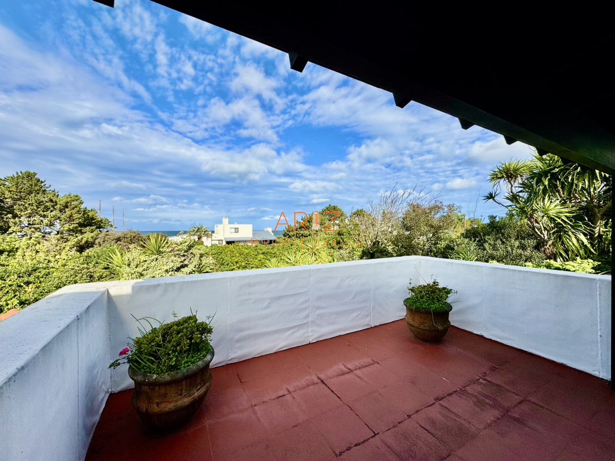 Casa ID.2441 - VENTA casa en solanas, 5 dormitorios, piscina, gran parque arbolado