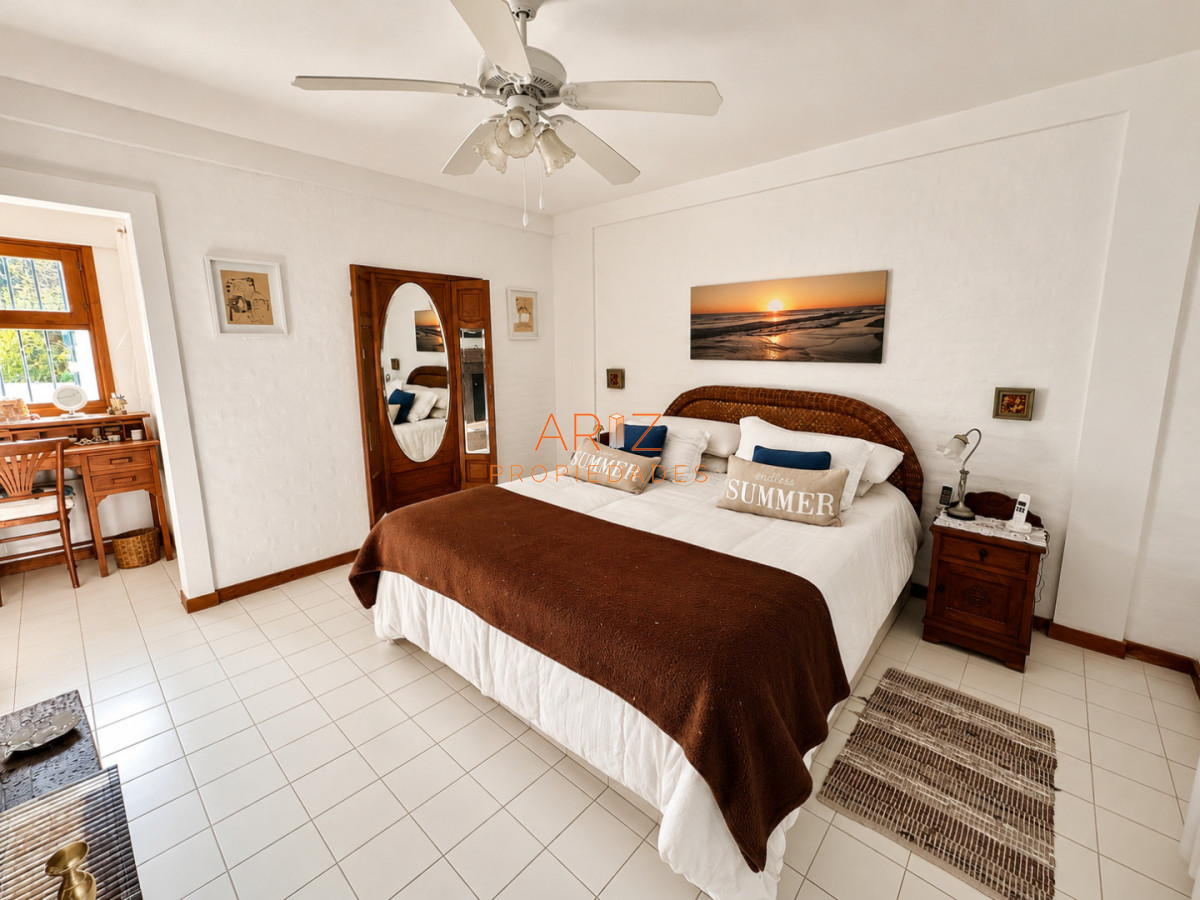 Casa ID.2441 - VENTA casa en solanas, 5 dormitorios, piscina, gran parque arbolado