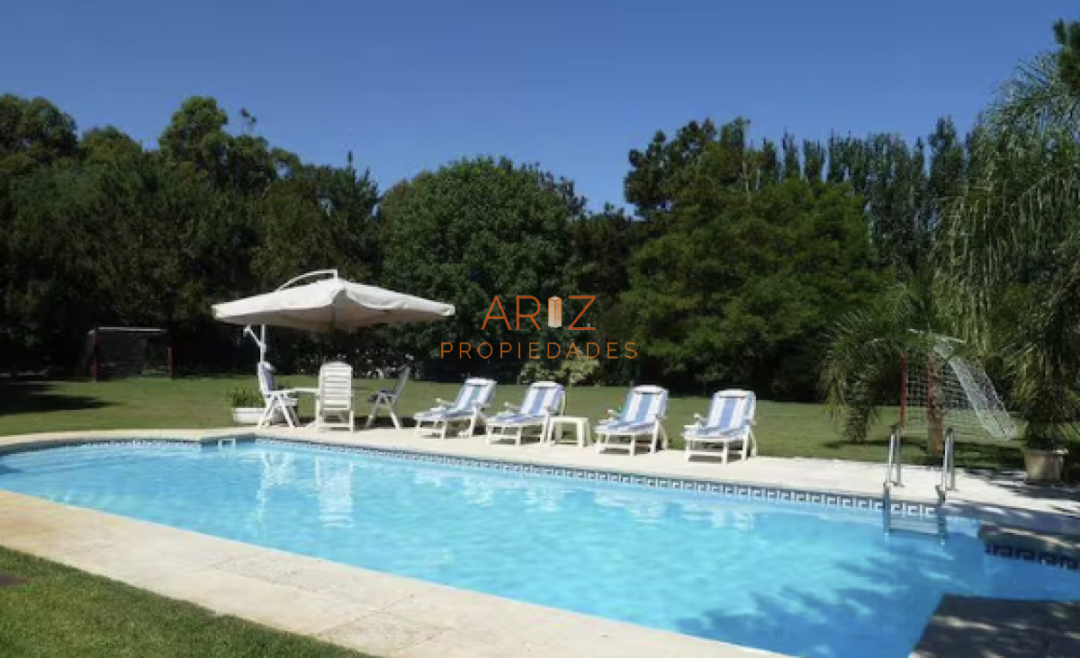 Casa ID.2441 - VENTA casa en solanas, 5 dormitorios, piscina, gran parque arbolado