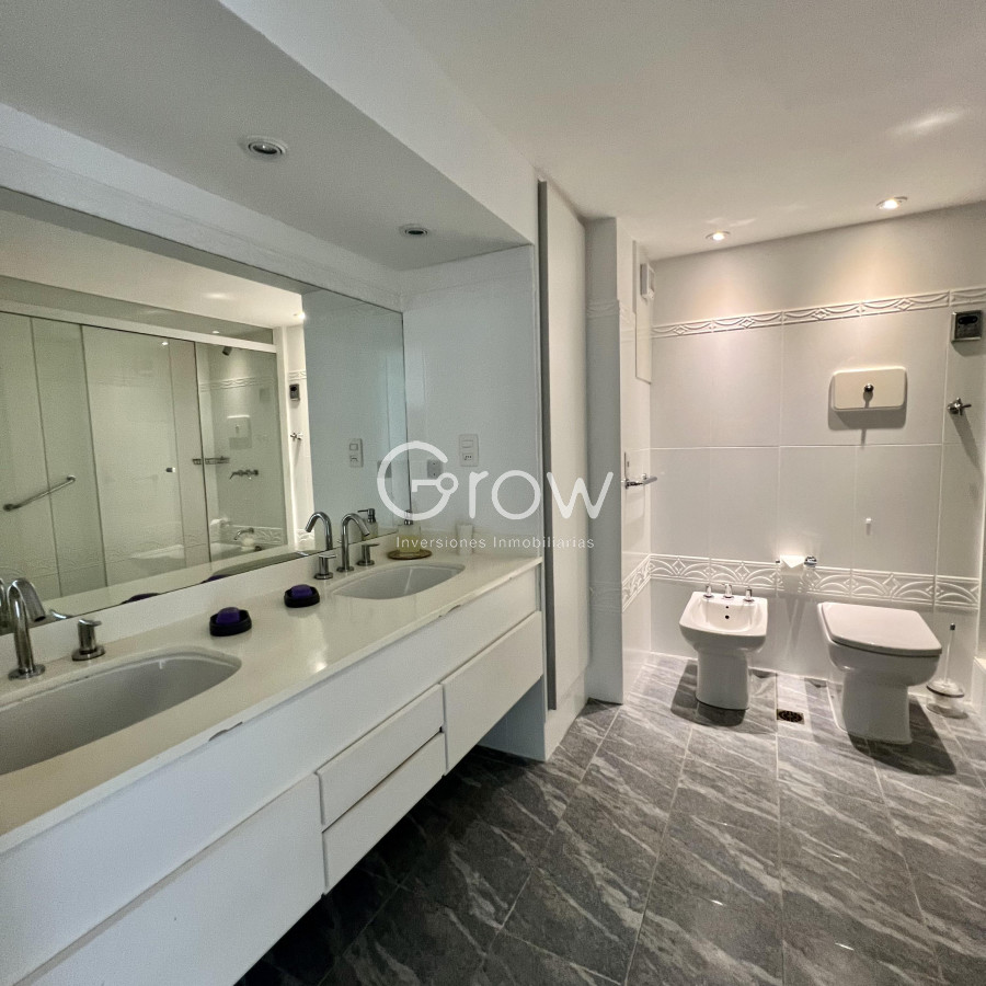 Apartamento ID.1757 - venta apartamento en playa mansa, 4 dormitorios, penthouse