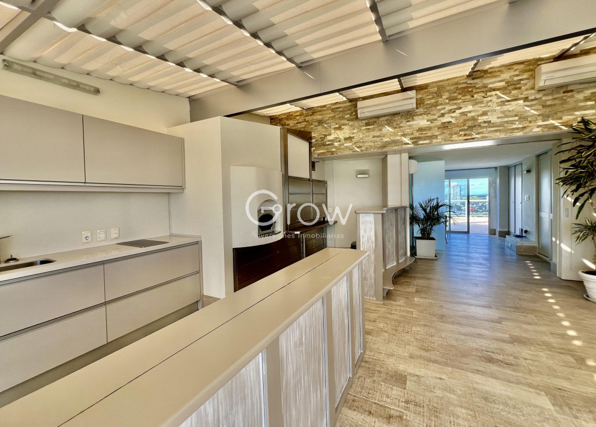 Apartamento ID.1757 - venta apartamento en playa mansa, 4 dormitorios, penthouse