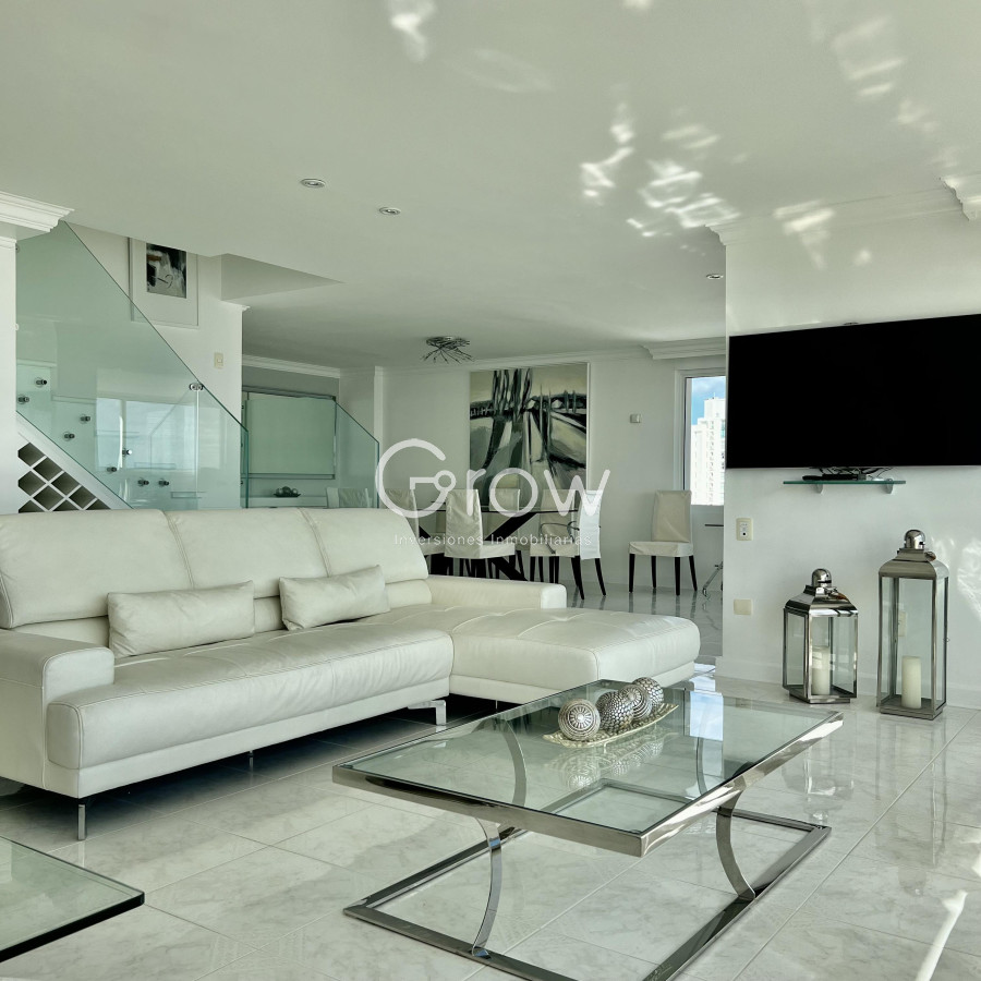 Apartamento ID.1757 - venta apartamento en playa mansa, 4 dormitorios, penthouse