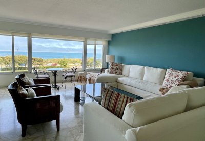 Venta apartamento en Playa Mansa, Punta del este, 4 dormitorios, parrillero propio
