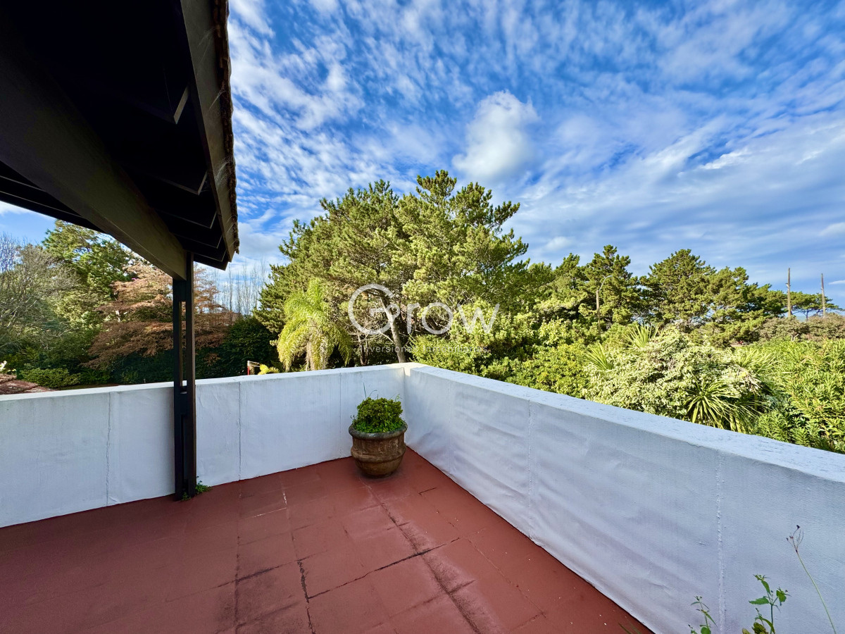 Casa ID.2752 - VENTA casa en solanas, 5 dormitorios, piscina, gran parque arbolado