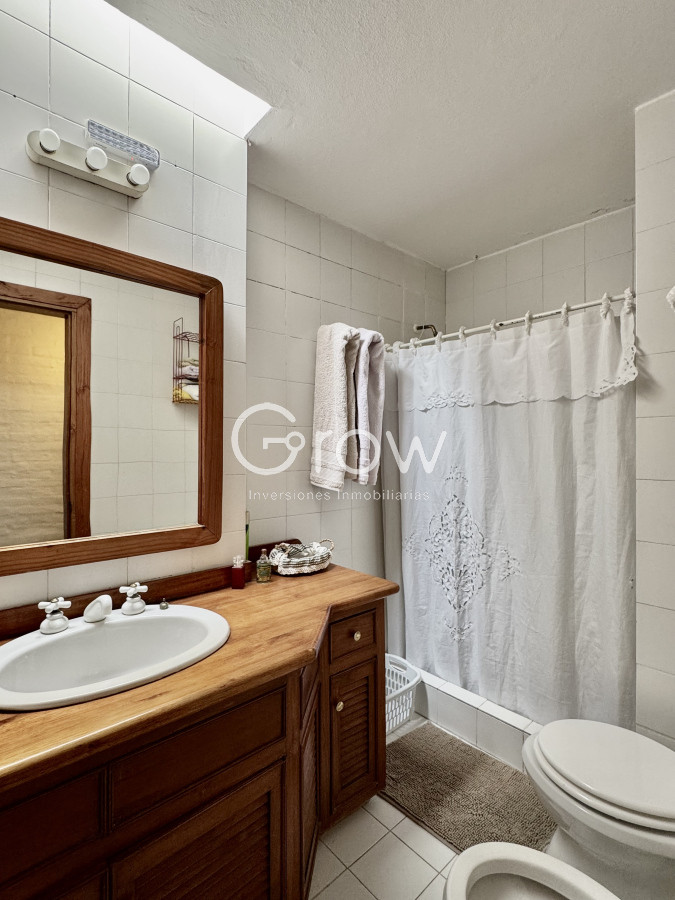 Casa ID.2752 - VENTA casa en solanas, 5 dormitorios, piscina, gran parque arbolado