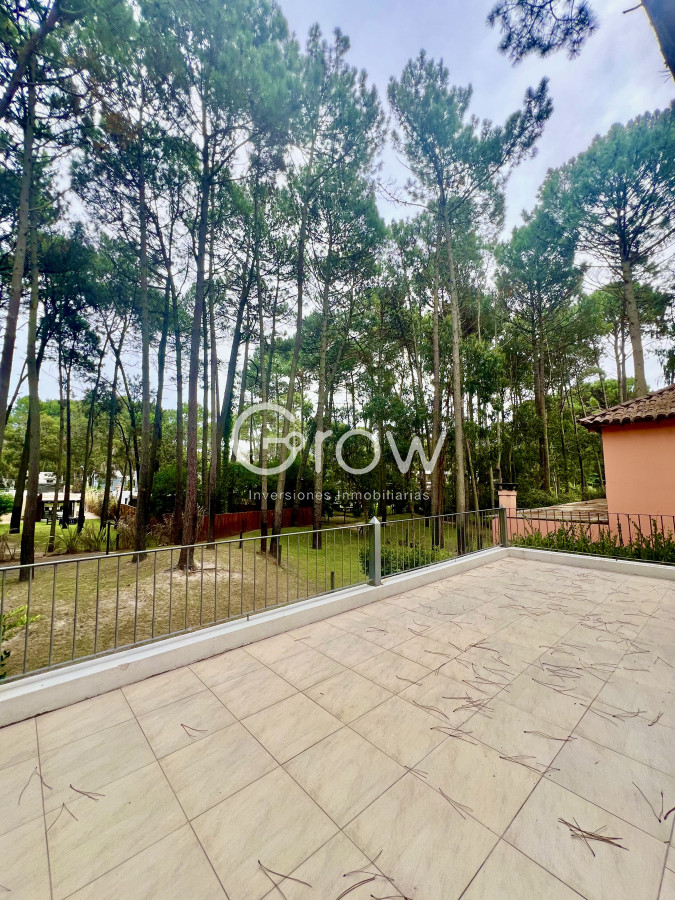 Casa ID.2587 - Venta casa en solanas, barrio privado, 3 dormitorios, 2 baños