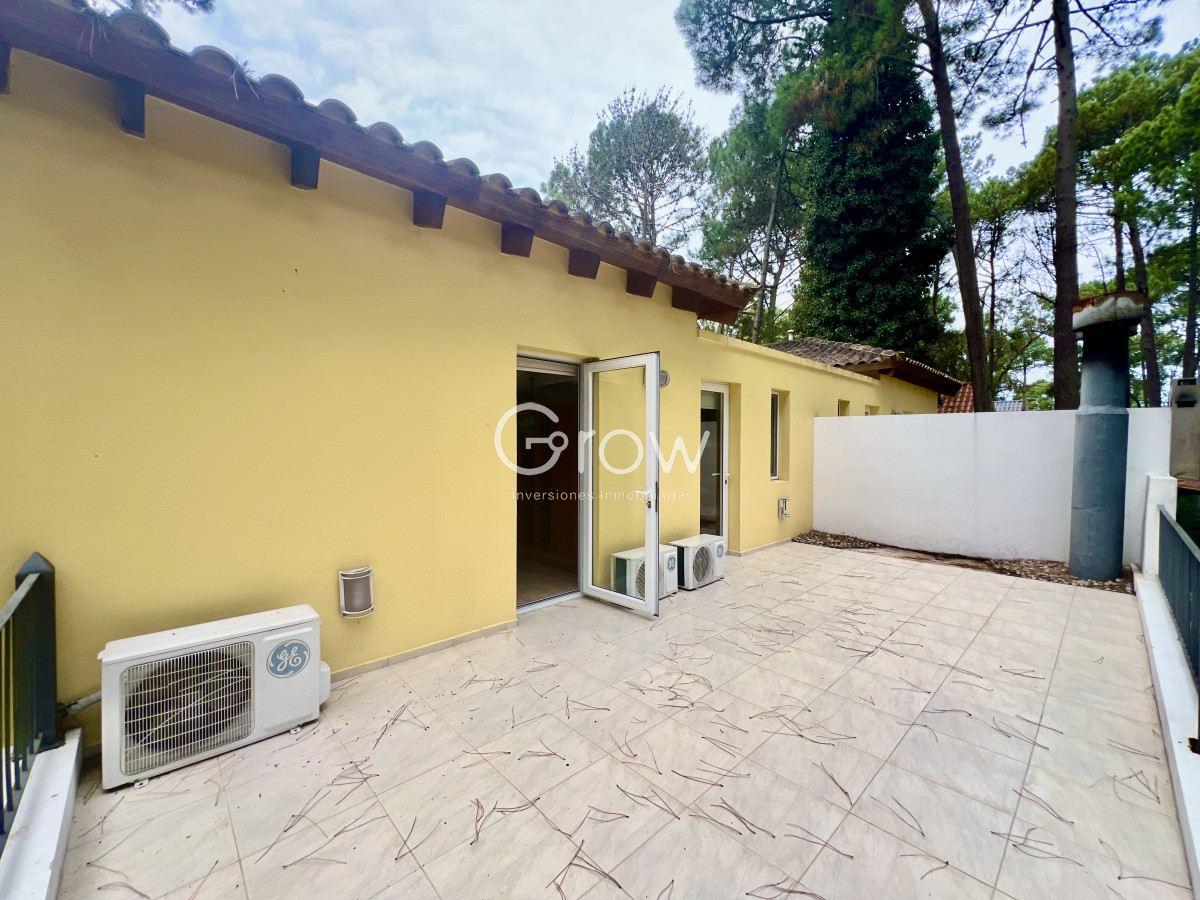 Casa ID.2587 - Venta casa en solanas, barrio privado, 3 dormitorios, 2 baños