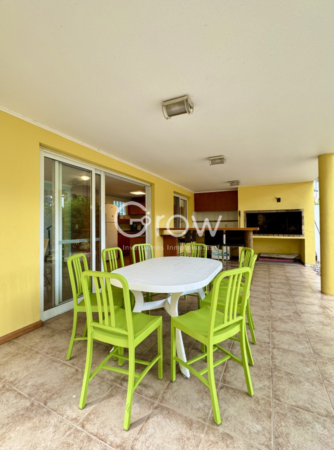 Casa ID.2587 - Venta casa en solanas, barrio privado, 3 dormitorios, 2 baños