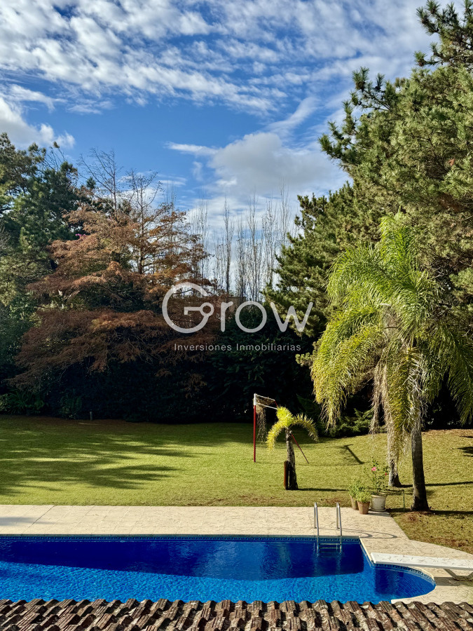 Casa ID.2752 - VENTA casa en solanas, 5 dormitorios, piscina, gran parque arbolado