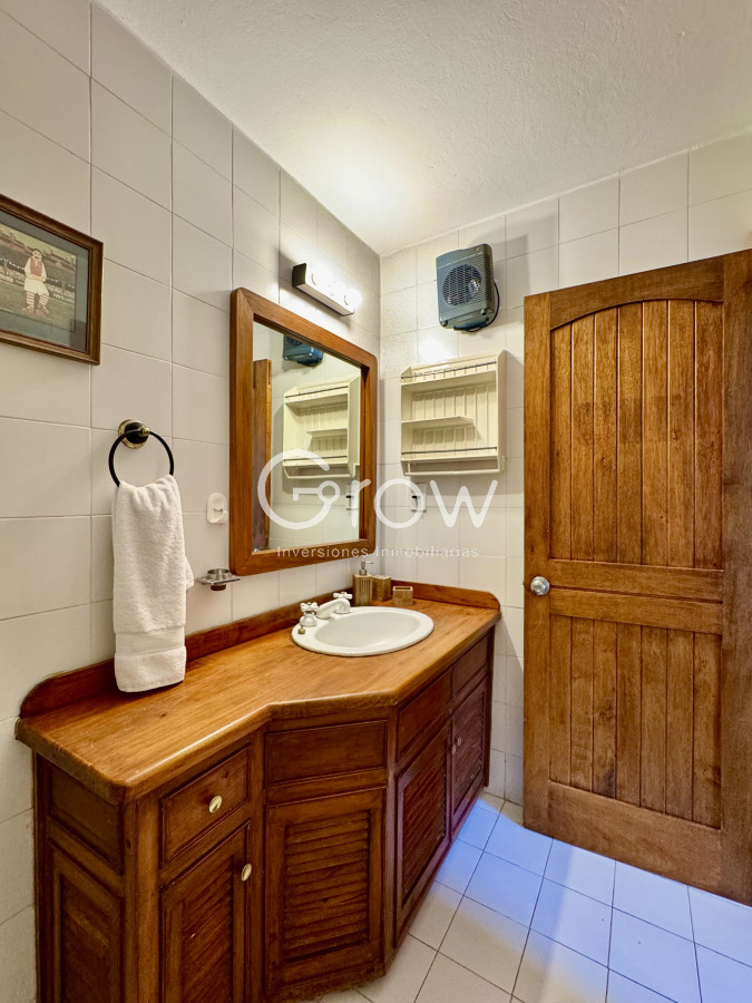 Casa ID.2752 - VENTA casa en solanas, 5 dormitorios, piscina, gran parque arbolado