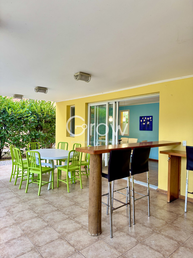 Casa ID.2587 - Venta casa en solanas, barrio privado, 3 dormitorios, 2 baños