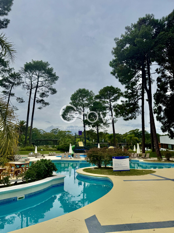 Casa ID.2587 - Venta casa en solanas, barrio privado, 3 dormitorios, 2 baños