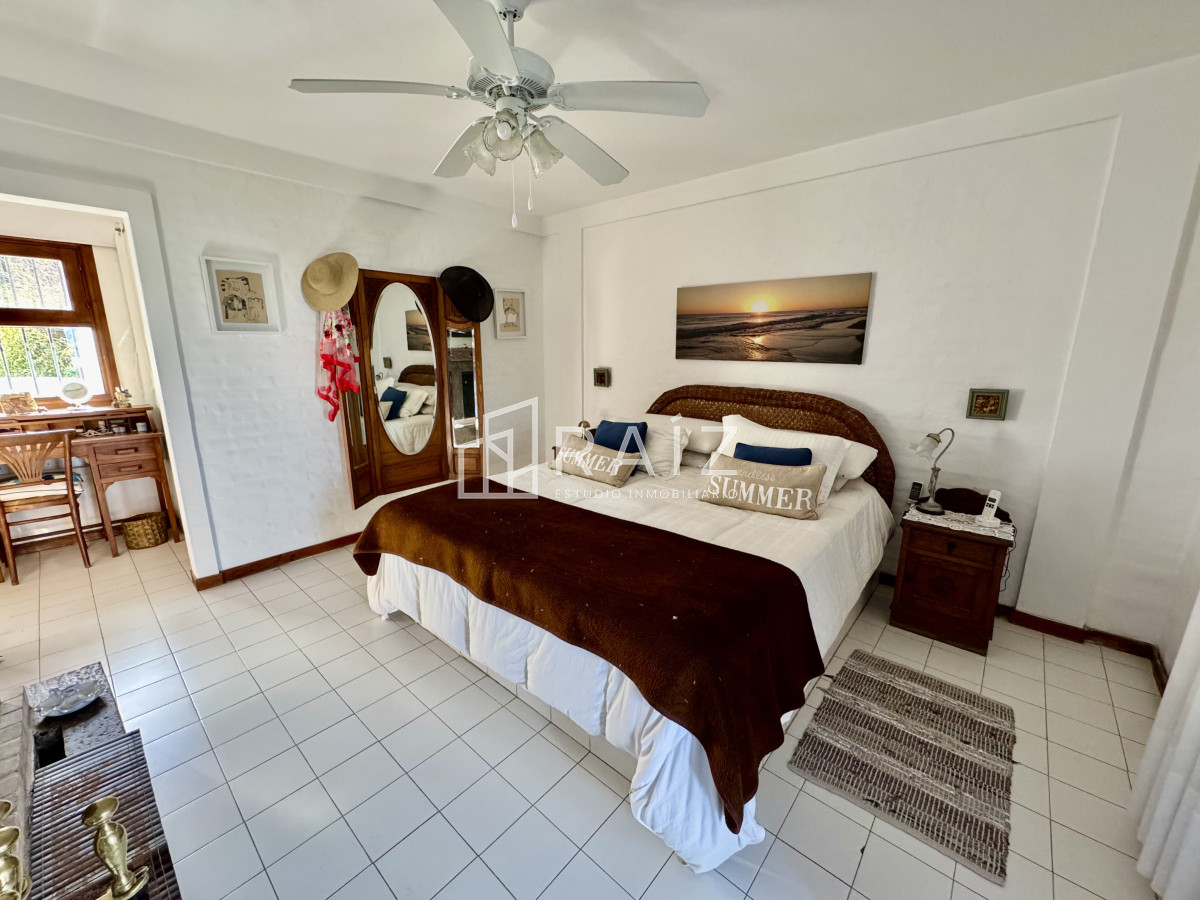 Casa ID.10738 - VENTA casa en solanas, 5 dormitorios, piscina, gran parque arbolado