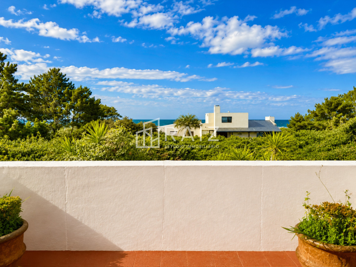 Casa ID.10738 - VENTA casa en solanas, 5 dormitorios, piscina, gran parque arbolado