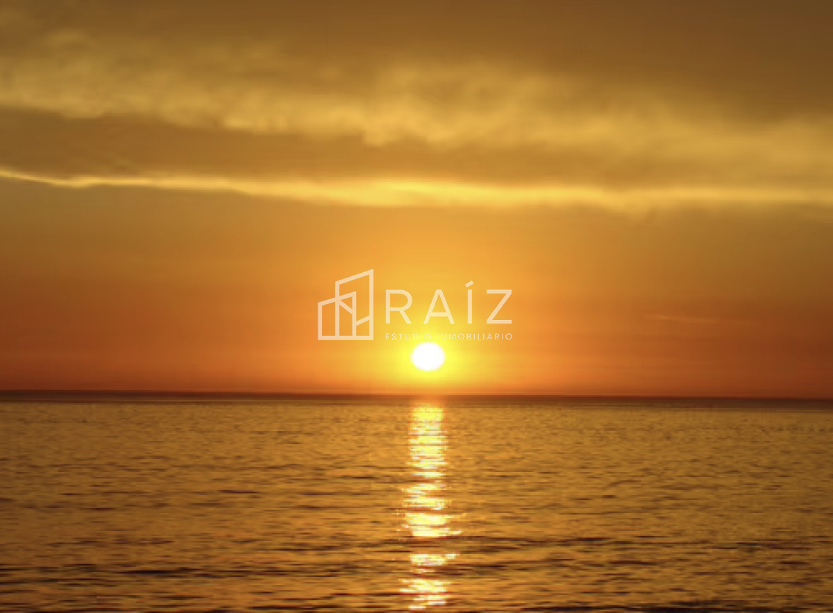 Casa ID.10738 - VENTA casa en solanas, 5 dormitorios, piscina, gran parque arbolado