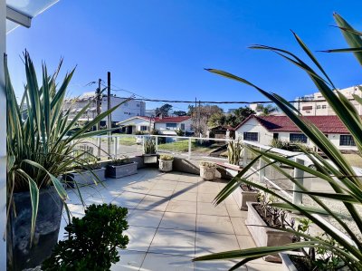 Venta apartamento en Playa Mansa, 1 dormitorio, 1 baño, cochera