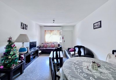 Venta apartamento en Roosvelt, 3 dormitorios, 1 baño, bajos gastos