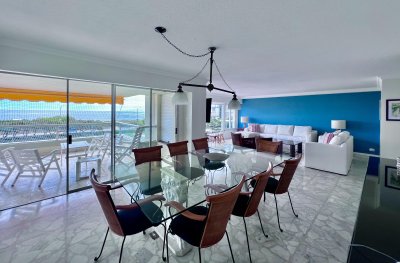 Venta apartamento en Playa Mansa, Punta del este, 4 dormitorios, parrillero propio