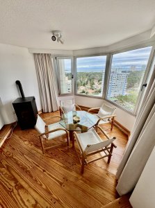 Venta de Apartamento en punta del este, 3 dormitorios, 2 baños, servicios