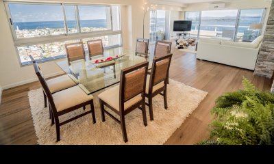 Venta apartamento en Península, dos dormitorios, 3 baños, garage