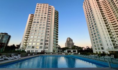 Venta apto en Av. Roosevelt, 2 dormitorios, 2 baños, balcón, garage