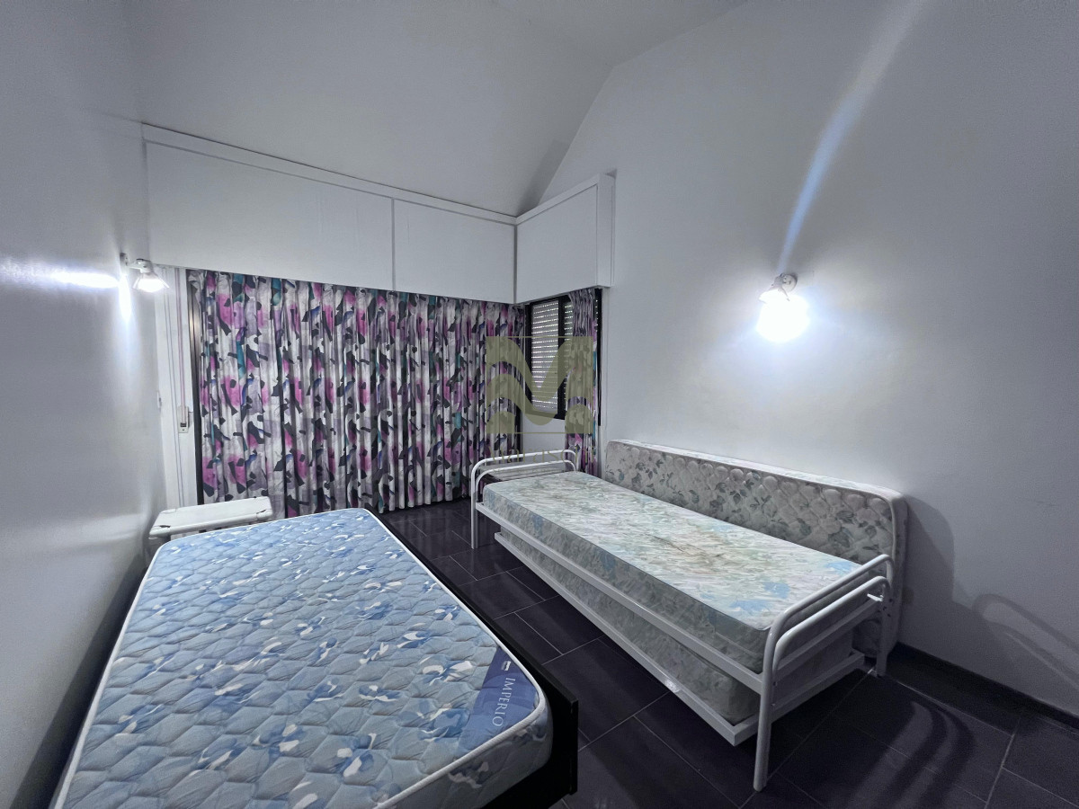 Casa ID.570 - Casa de 4 Dormitorios en zona Playa Mansa, Punta del Este
