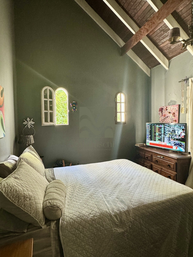 Casa ID.647 - Casa de 3 Dormitorios en Venta, zona Pinares