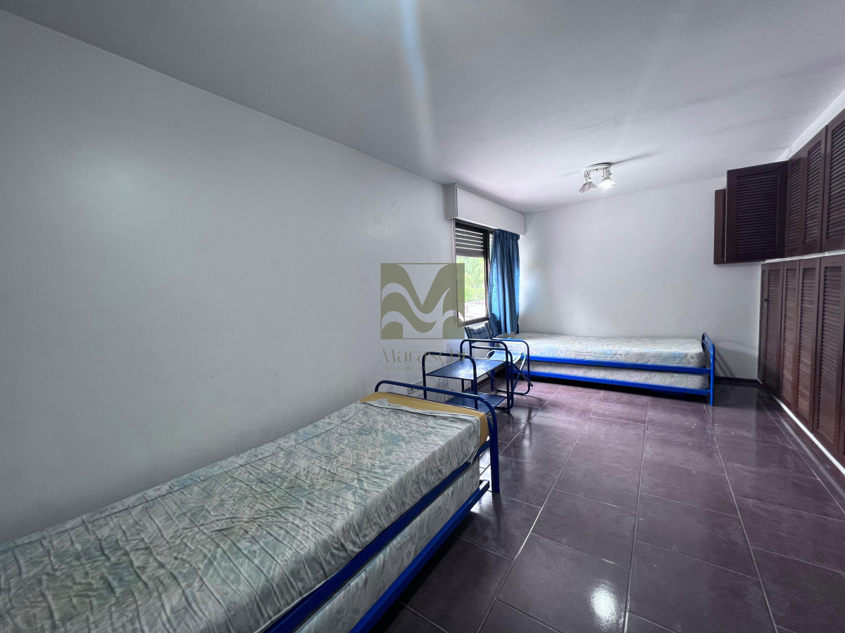 Casa ID.570 - Casa de 4 Dormitorios en zona Playa Mansa, Punta del Este