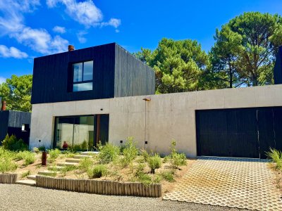 Venta Casa en Punta Ballena, 3 dormitorios y 3 baños, barrio privado