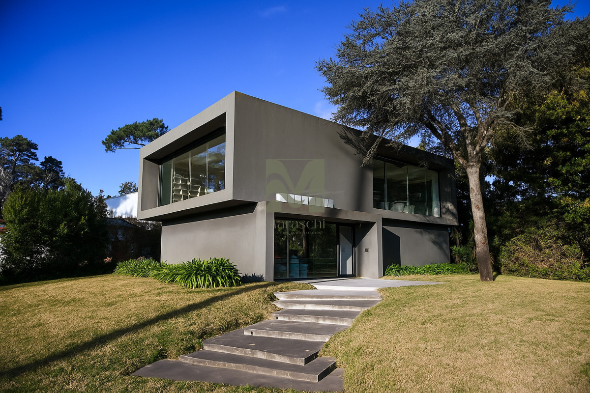 Local Comercial ID.868 - Alquiler Local Comercial en Punta del Este