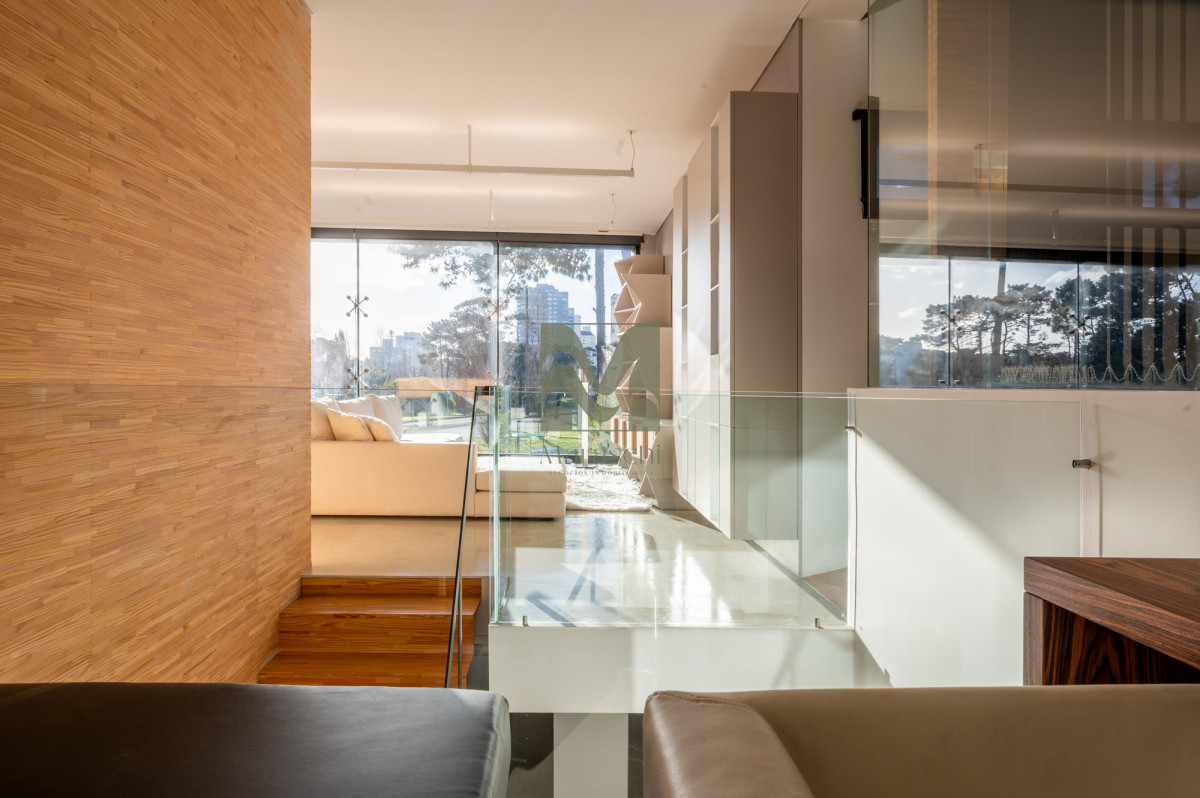 Local Comercial ID.868 - Alquiler Local Comercial en Punta del Este