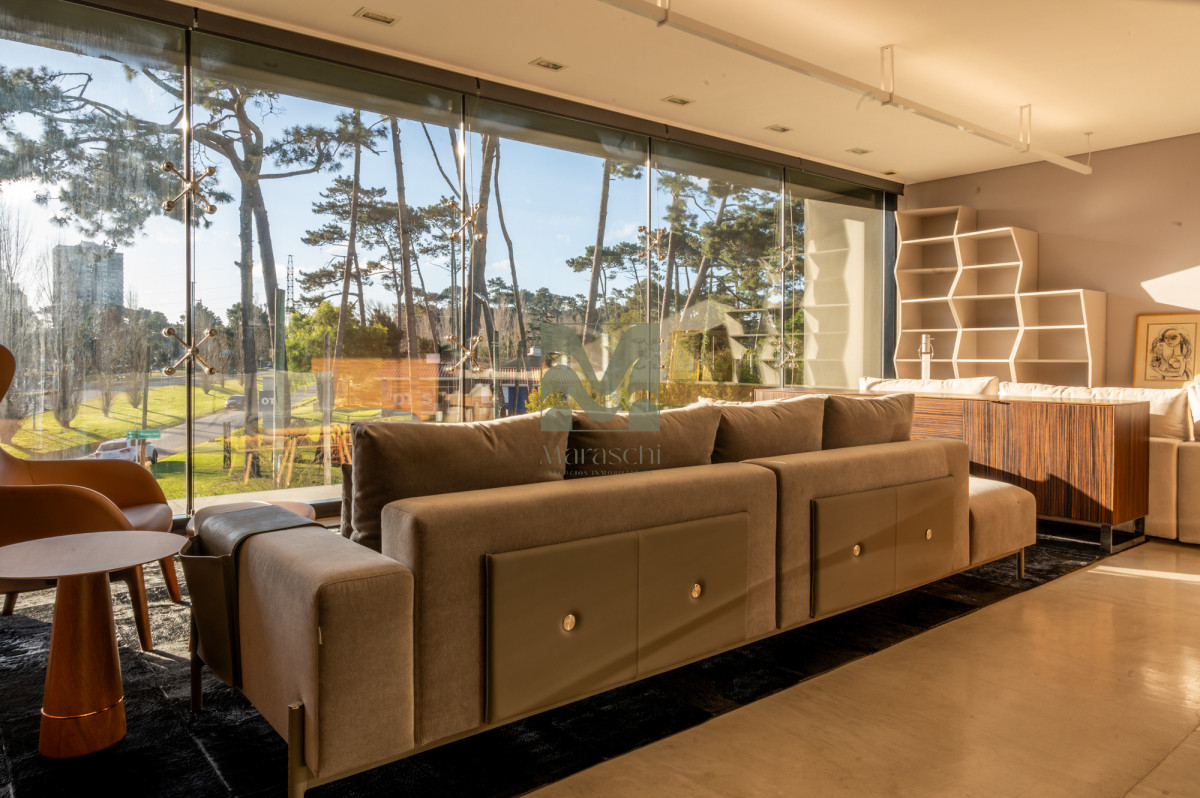 Local Comercial ID.868 - Alquiler Local Comercial en Punta del Este