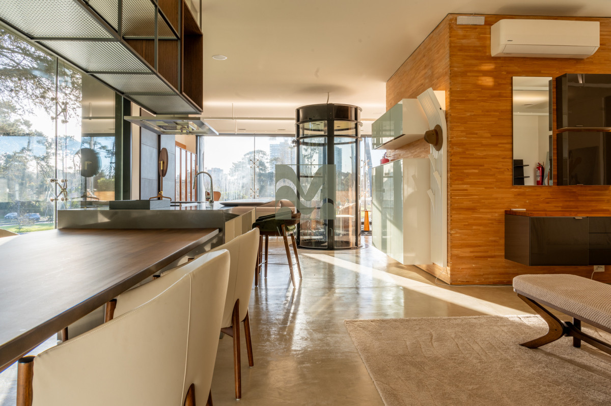 Local Comercial ID.868 - Alquiler Local Comercial en Punta del Este