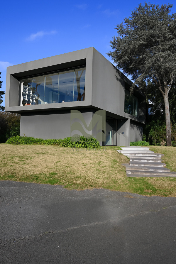Local Comercial ID.868 - Alquiler Local Comercial en Punta del Este