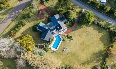 VENTA DE CASA CON 6 DORMITORIOS BARRIO GOLF CON PISCINA Y GRAN TERRENO