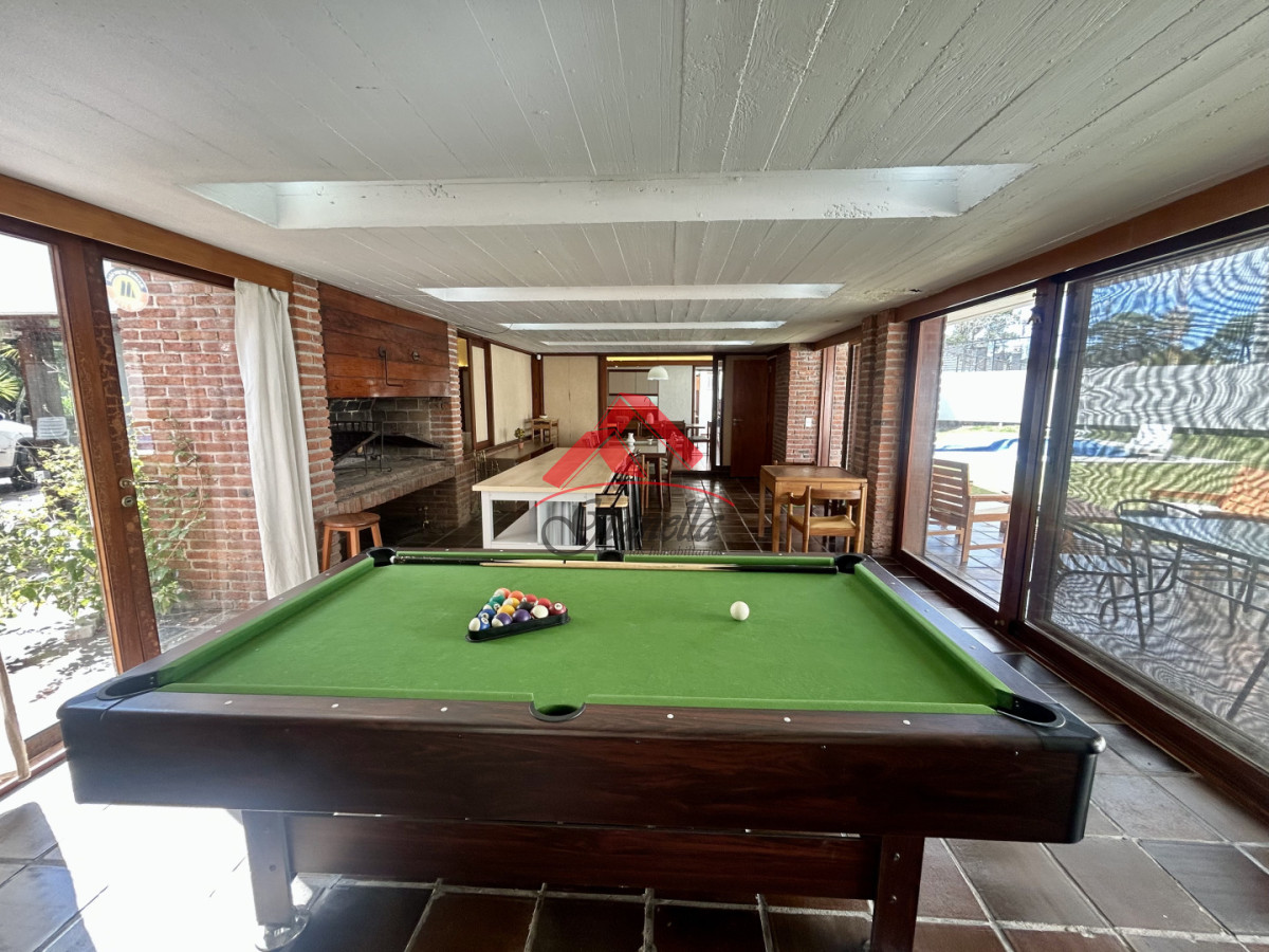 Casa ID.2241 - Venta casa en Cantegril con 4 dormitorios y 3 baños en Cantegril 