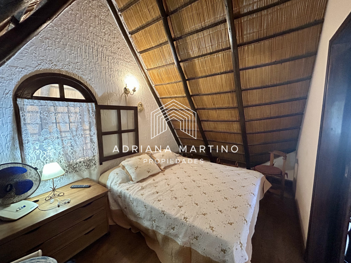 Casa ID.71278 - Venta casa de 5 dormitorios y 3 baños con piscina cerca de Punta Shopping