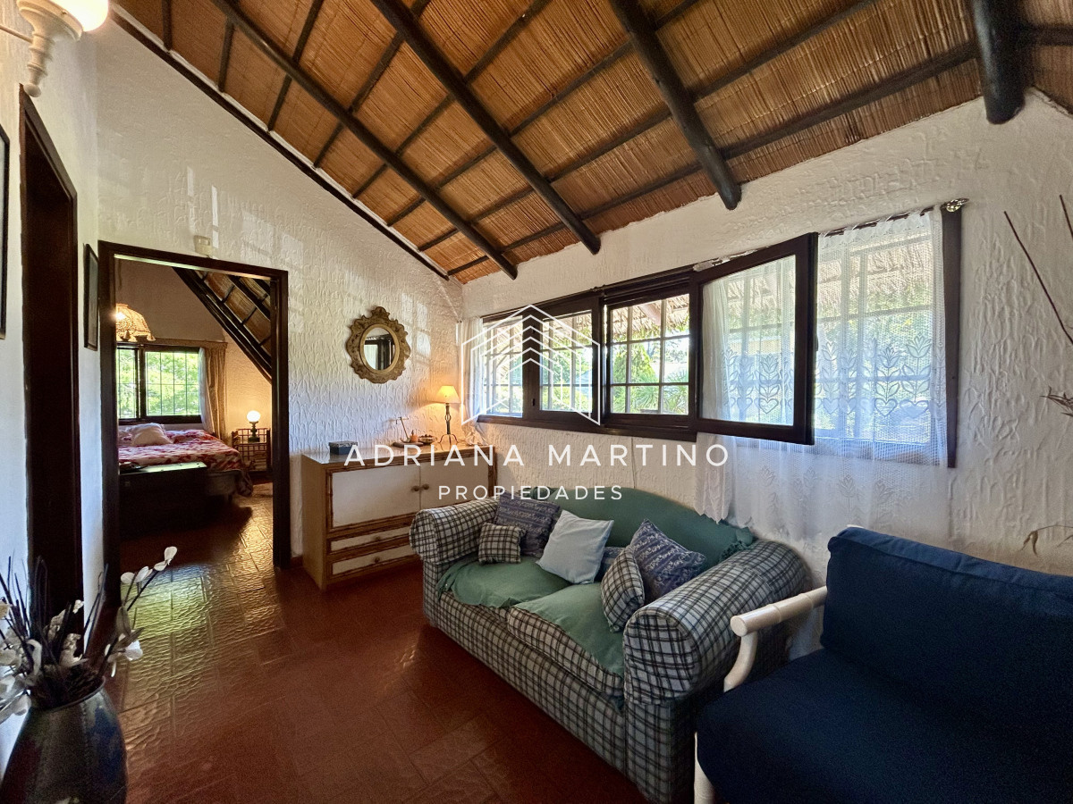 Casa ID.71278 - Venta casa de 5 dormitorios y 3 baños con piscina cerca de Punta Shopping