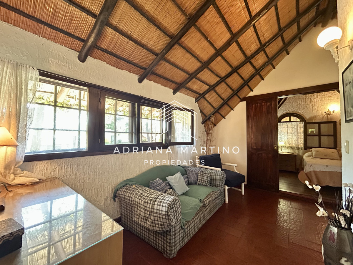 Casa ID.71278 - Venta casa de 5 dormitorios y 3 baños con piscina cerca de Punta Shopping