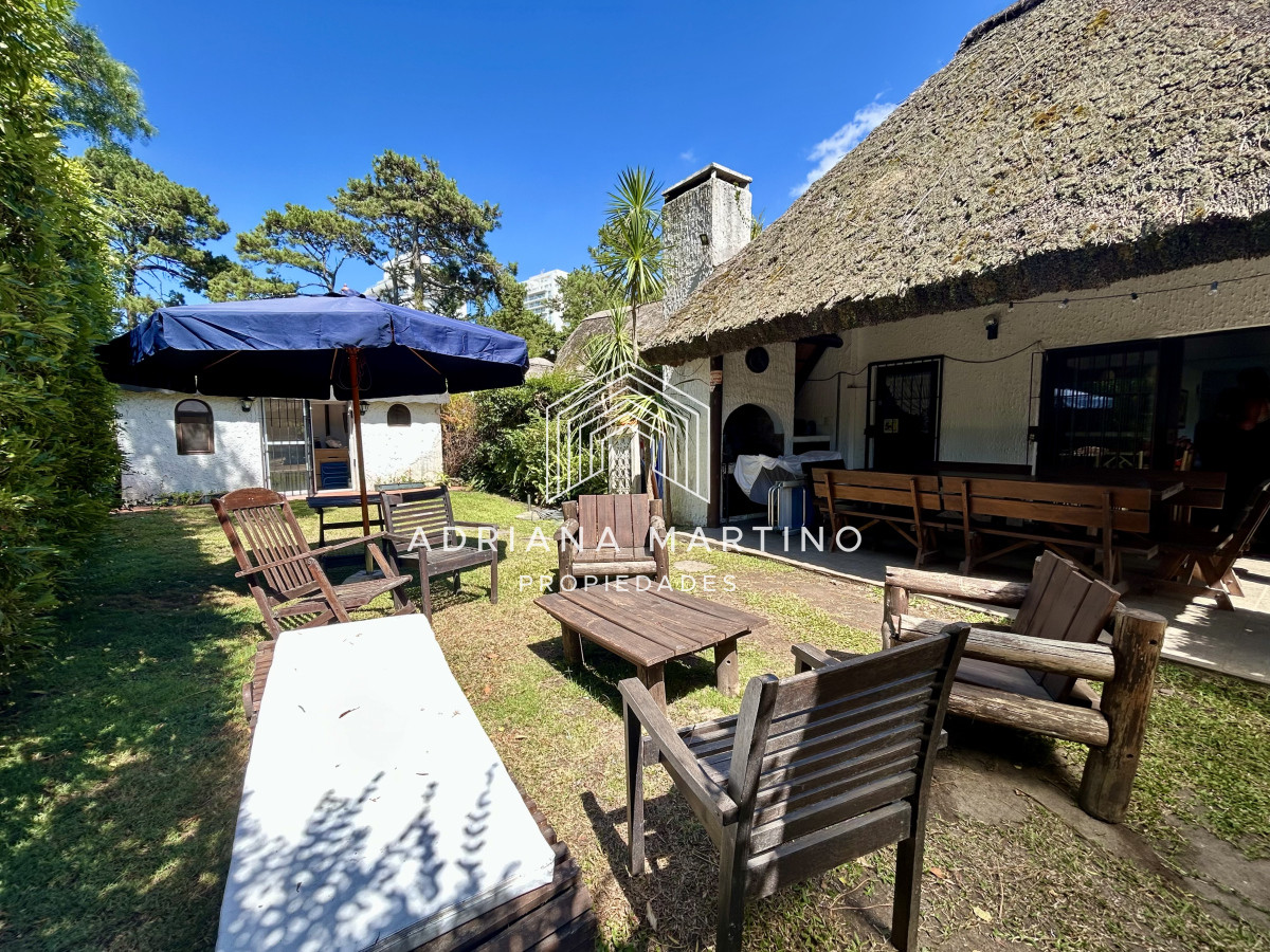 Casa ID.71278 - Venta casa de 5 dormitorios y 3 baños con piscina cerca de Punta Shopping