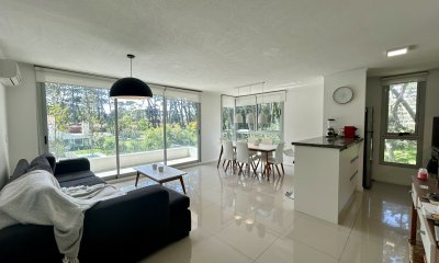 VENTA DE APARTAMETNO DE 2 DORMITORIOS Y 2 BAÑOS, CANTEGRIL PUNTA DEL ESTE