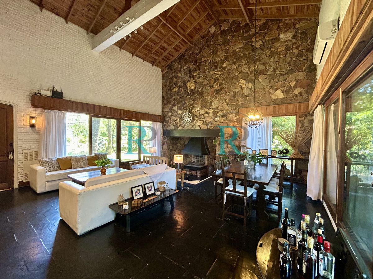Casa ID.2192 - VENTA DE CASA DE 3 DORMITORIOS Y 2 BAÑOS, CANTEGRIL PUNTA DEL ESTE 